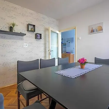 Visnja 3*